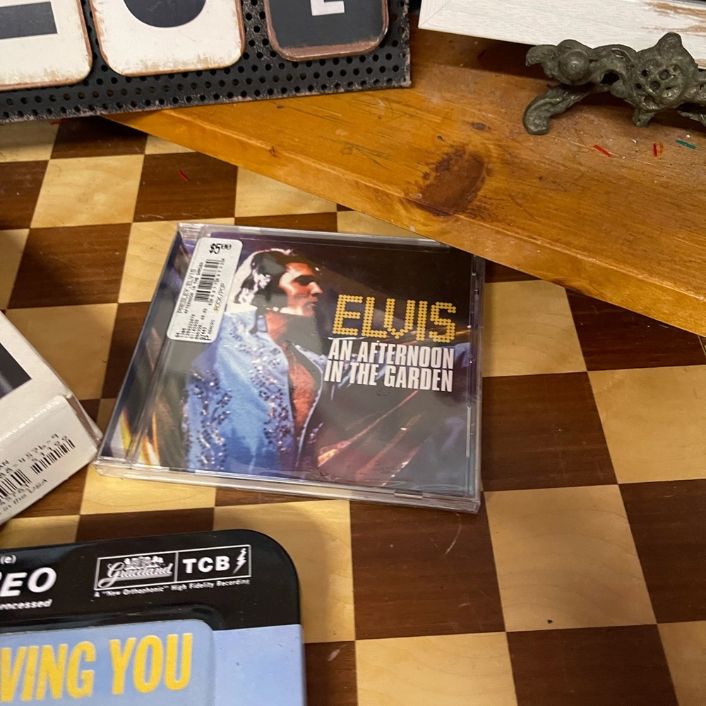 Elvis bundle - Picture 5 of 11